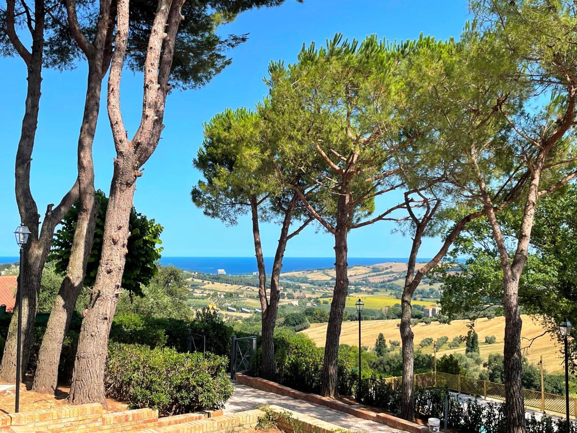 Villa Lucilla - B&B Rooms And Pool Potenza Picena Exterior foto