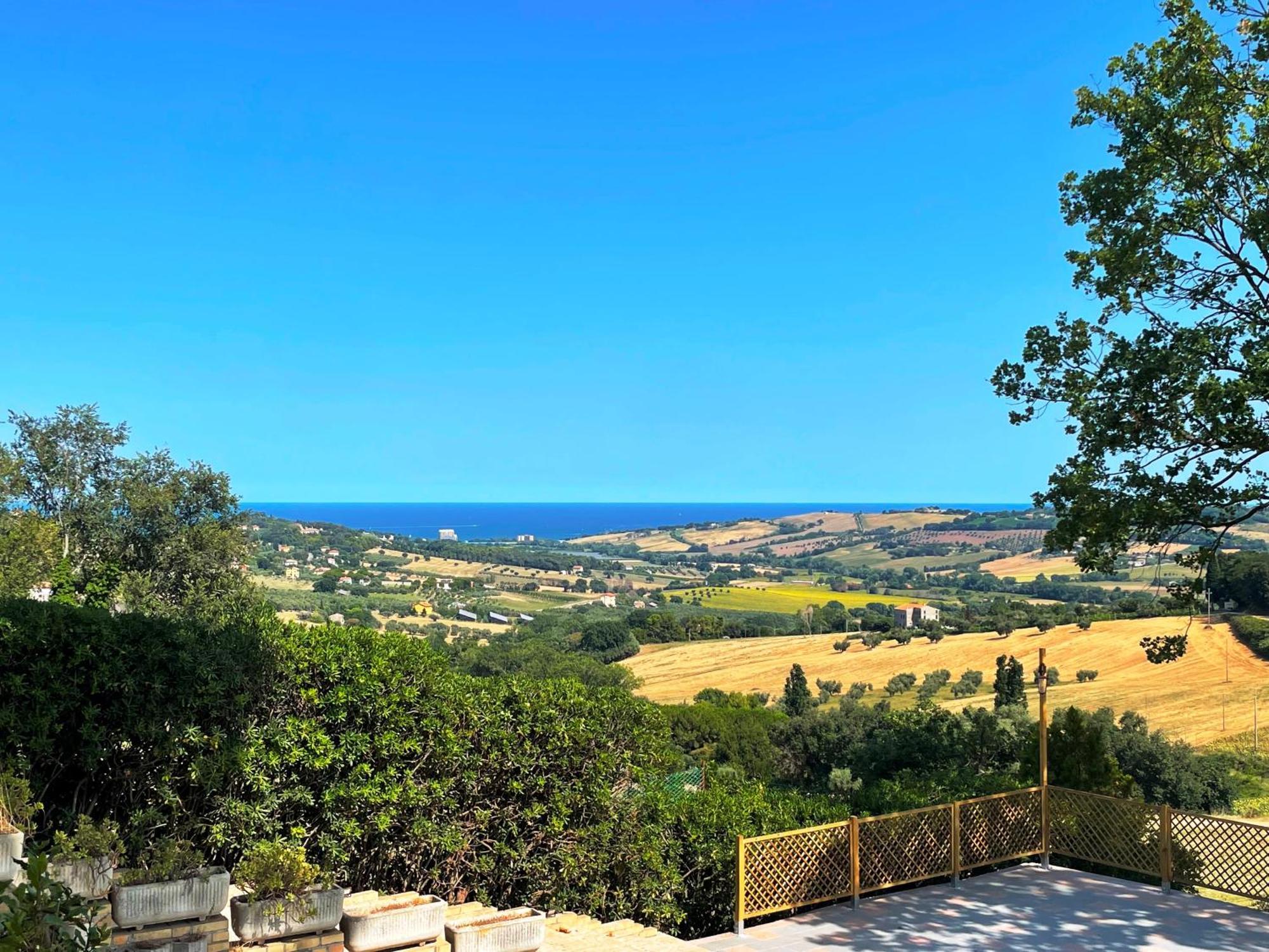 Villa Lucilla - B&B Rooms And Pool Potenza Picena Exterior foto